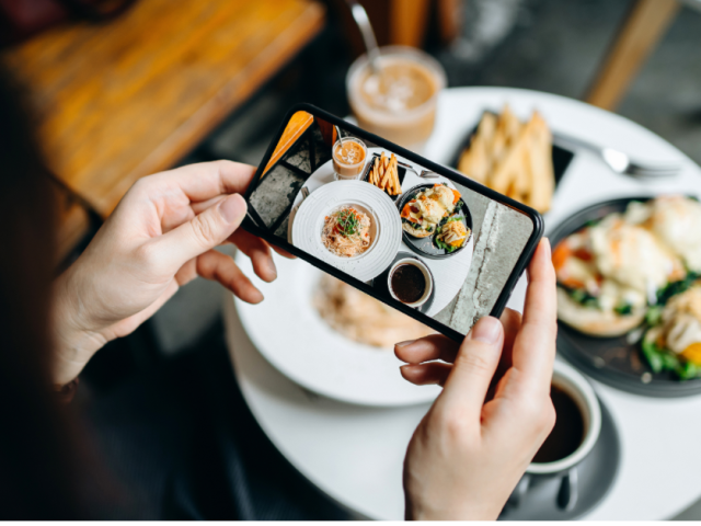 Why Restaurants Lose Customers Online Without a Mobile-Friendly Website?